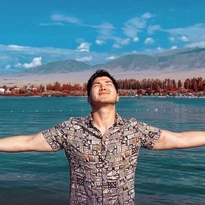 Meet your Posher, Azamat